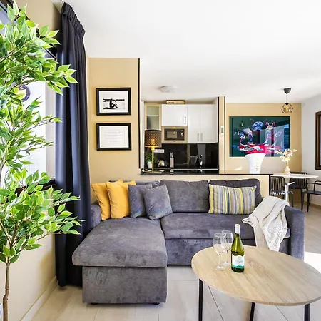 Casa Linc - Renovated Close To Center And Apartment